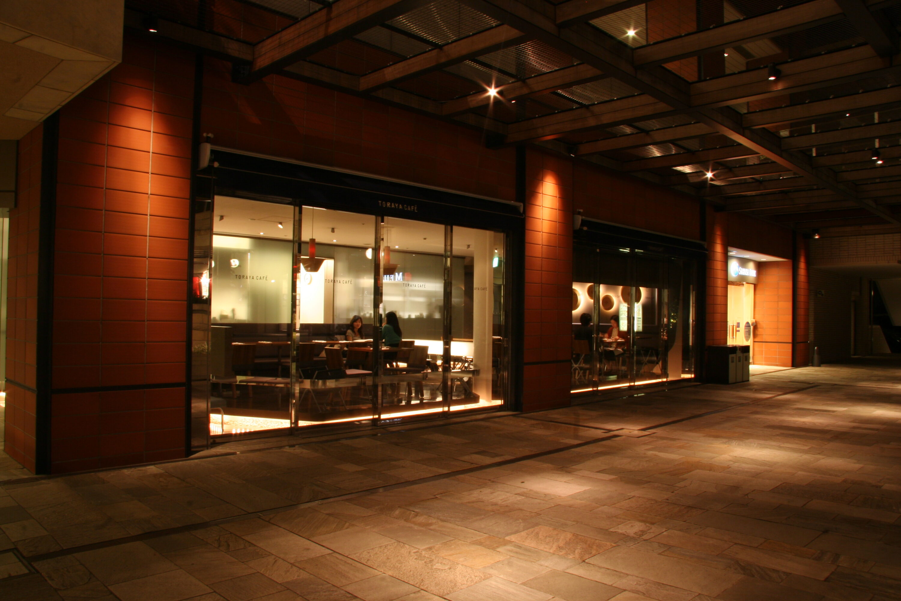 六本木ヒルズ　住宅棟C,D3F店舗周り照明デザイン