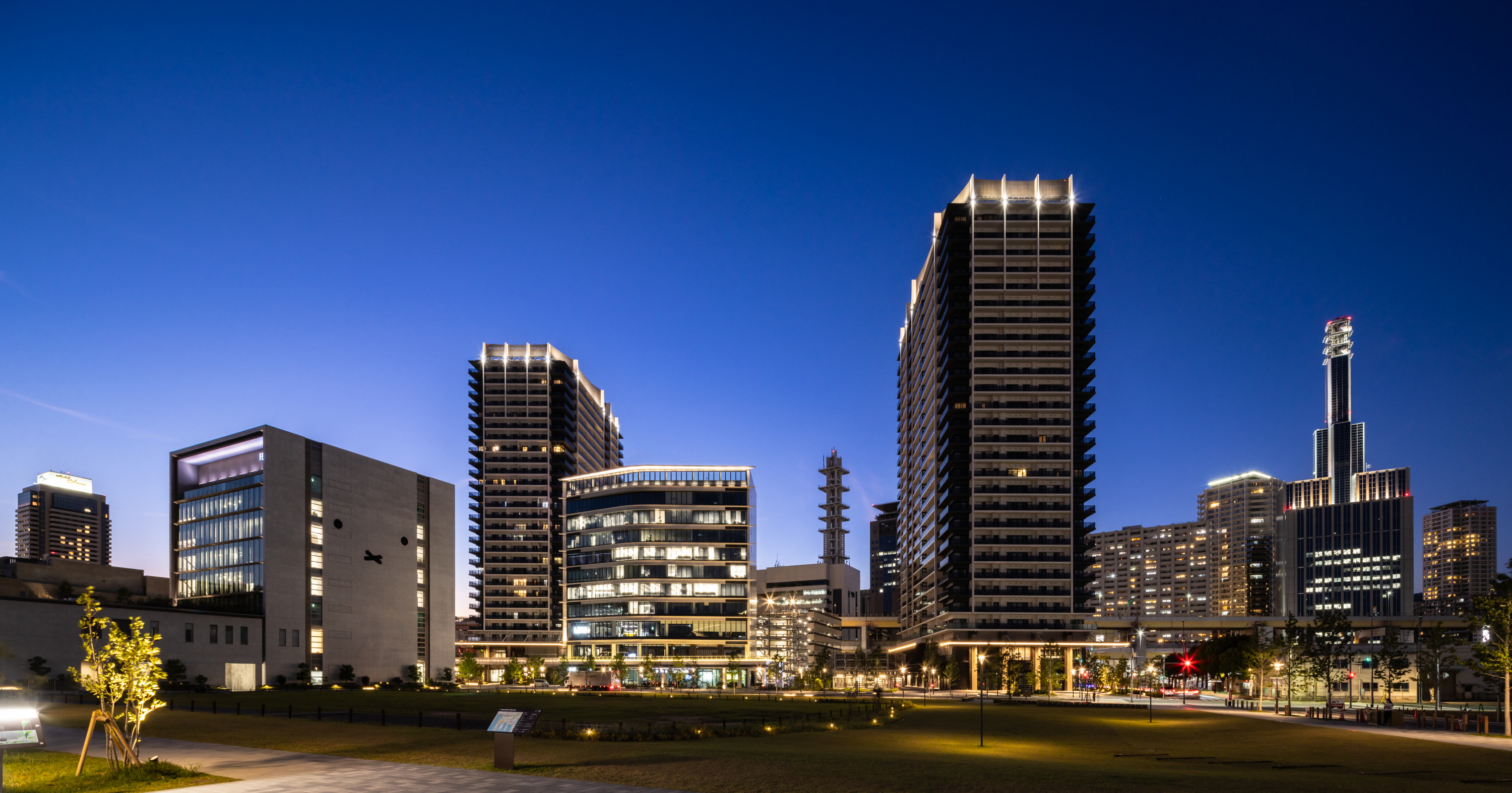 ベイシティタワーズ神戸 (WEST/ EAST)